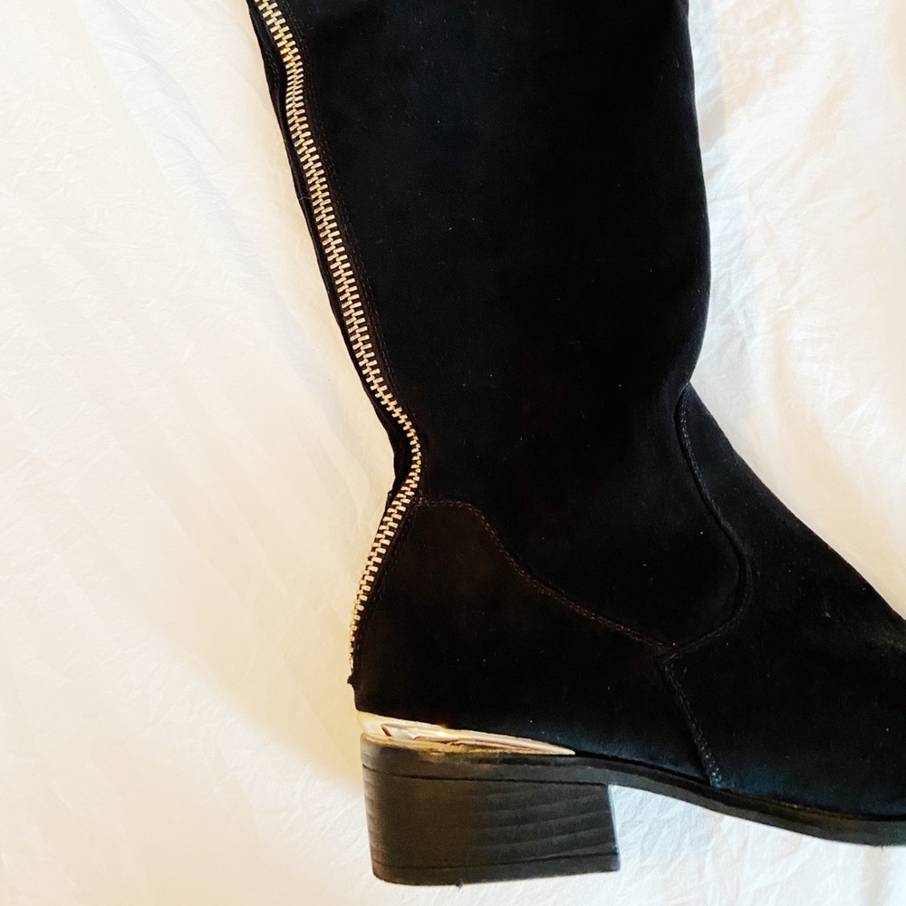 flat thigh high boots in black